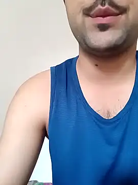 Snapshot of smartboy010101 chatting on October 6, 3:00 am smartboy010101 online show from October 6, 3:00 am