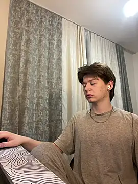 W N G S online show from February 13, 11:04 pm