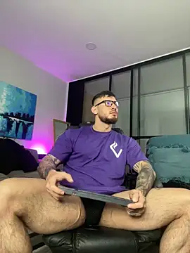 Snapshot of DimitriSullivan_ chatting on March 12, 2:31 am DimitriSullivan  online show from March 12, 2:31 am