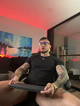 Snapshot of DimitriSullivan_ chatting on March 5, 1:31 am DimitriSullivan  online show from March 5, 1:31 am
