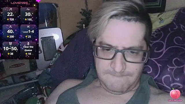 Snapshot of AryanJCole666 chatting on December 19, 8:23 pm AryanJCole666 online show from December 19, 8:23 pm