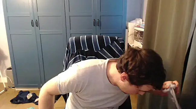 Snapshot of CuteMan33 chatting on January 30, 10:40 am CuteMan33 online show from January 30, 10:40 am