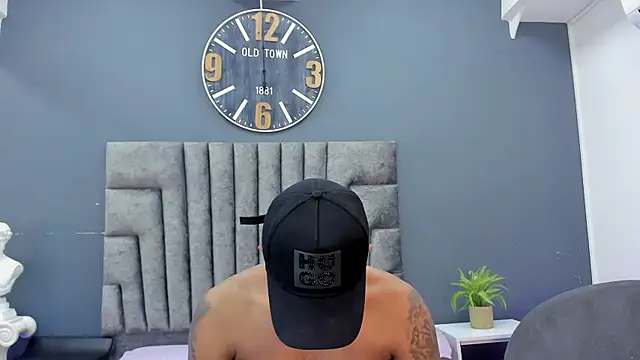 Robin Rief online show from April 6, 8:53 pm