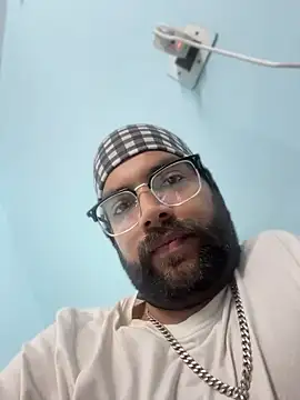 Arsh Loves Luv online show from April 18, 9:33 am