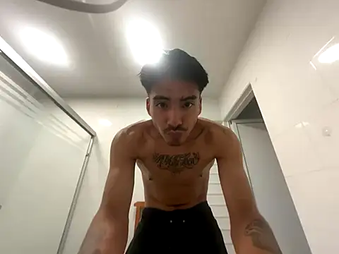 Snapshot of GIOOOO568 chatting on November 2, 2:27 am GIOOOO568 online show from November 2, 2:27 am