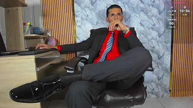 Hideintheoffice online show from May 23, 1:33 am