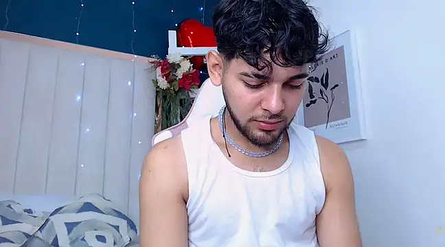 Snapshot of Samir_bear chatting on February 28, 12:20 pm Samir bear online show from February 28, 12:20 pm