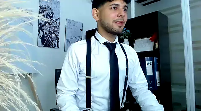 Snapshot of Samir_bear chatting on January 15, 12:47 pm Samir bear online show from January 15, 12:47 pm