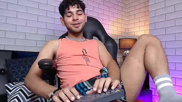 Snapshot of Samir_bear chatting on March 8, 12:28 pm Samir bear online show from March 8, 12:28 pm