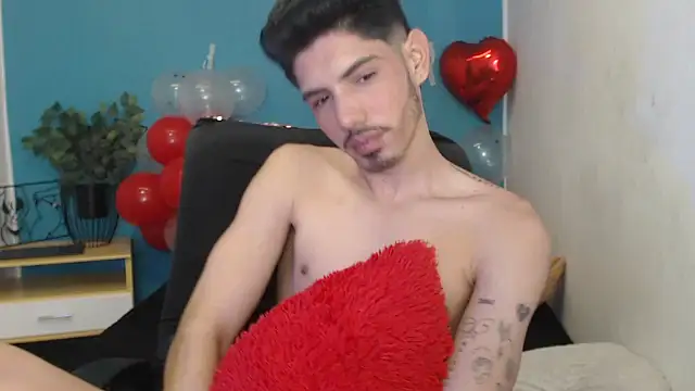 fabrizzio   online show from February 18, 7:32 pm