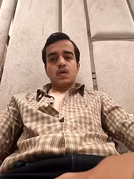 J JEN5 online show from December 20, 12:38 pm