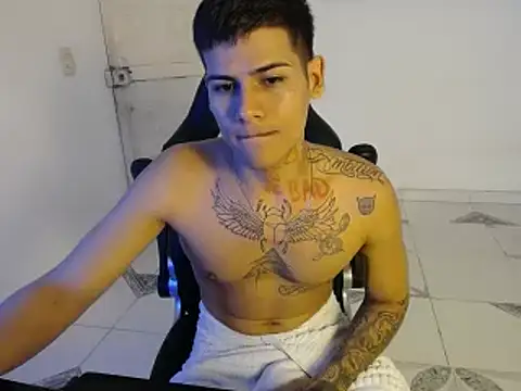 Clyde019 online show from January 3, 3:44 pm