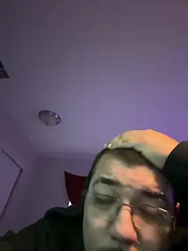 cloudy couple444 online show from December 26, 9:15 pm