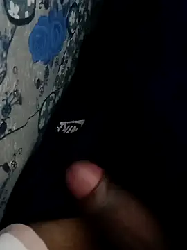 Snapshot of playboyz77 chatting on December 24, 2:21 am playboyz77 online show from December 24, 2:21 am