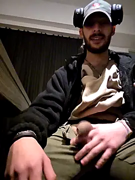 Levi Latino online show from February 9, 8:13 pm