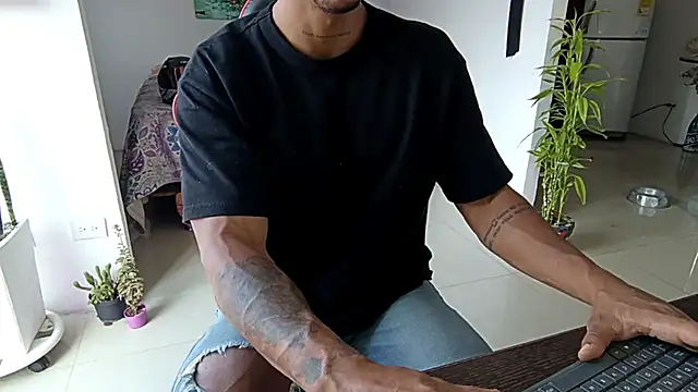 Adam Valenciia online show from December 18, 6:26 pm