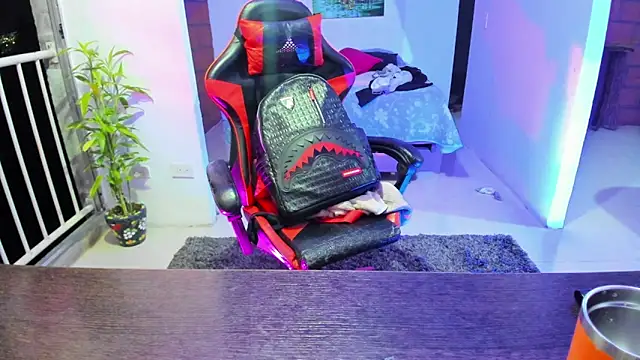 Adam Valenciia online show from October 15, 1:35 am