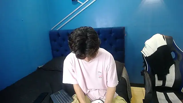 Snapshot of CollinStone chatting on March 6, 8:27 pm CollinStone online show from March 6, 8:27 pm