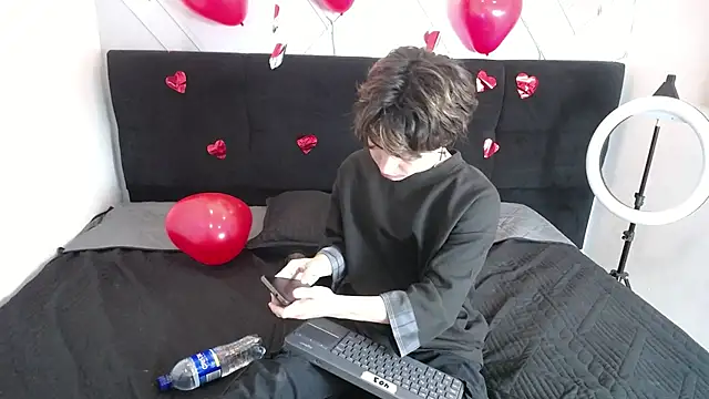 Snapshot of CollinStone chatting on February 16, 8:00 pm CollinStone online show from February 16, 8:00 pm