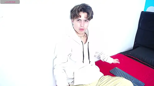 Snapshot of CollinStone chatting on February 21, 7:43 pm CollinStone online show from February 21, 7:43 pm