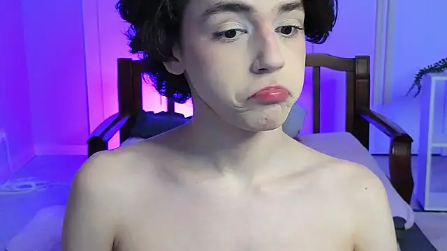 b0y fantasy online show from January 4, 6:40 pm