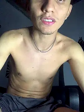 gabrielzinnnn085 online show from December 16, 3:02 am