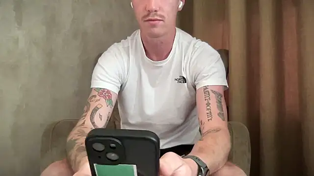 Snapshot of long_1313 chatting on October 26, 12:18 pm long 1313 online show from October 26, 12:18 pm