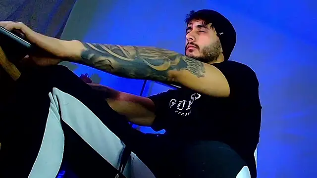 XanderCage99 online show from January 8, 11:32 pm