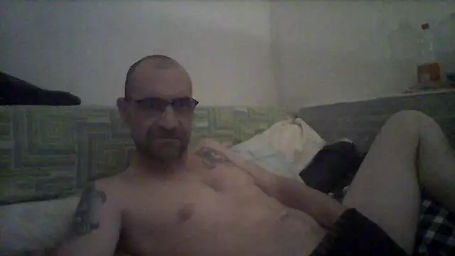 Snapshot of javierpasteur69 chatting on March 17, 11:57 pm javierpasteur69 online show from March 17, 11:57 pm