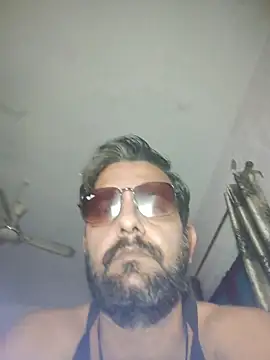 MAGNETICDADDY8 online show from November 24, 1:45 pm