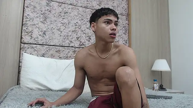 adam piarse01 online show from February 17, 5:28 am