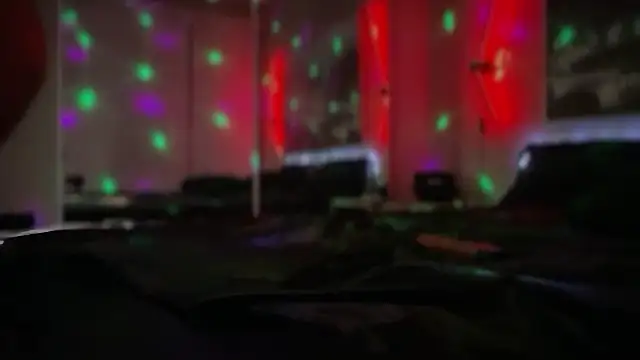 FoxxMiky7447 online show from May 3, 6:05 am