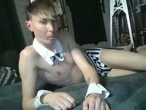 Slytherin-Boy009 online show from January 12, 5:33 pm