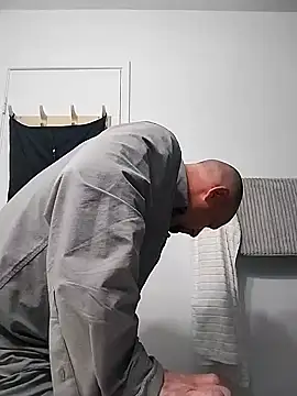 Snapshot of jayjay198080 chatting on February 9, 1:25 pm jayjay198080 online show from February 9, 1:25 pm