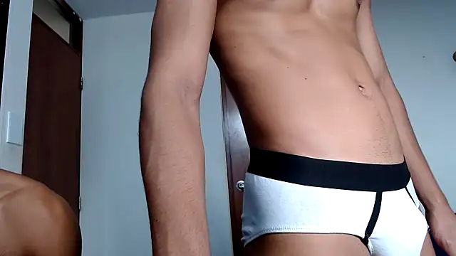 HOTLATINO2025 online show from March 31, 3:36 pm