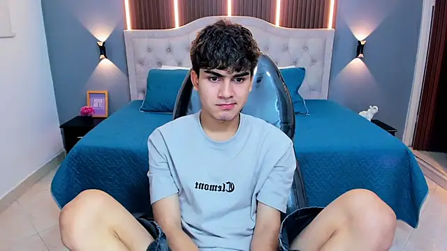 Tommy18   online show from March 14, 3:57 am