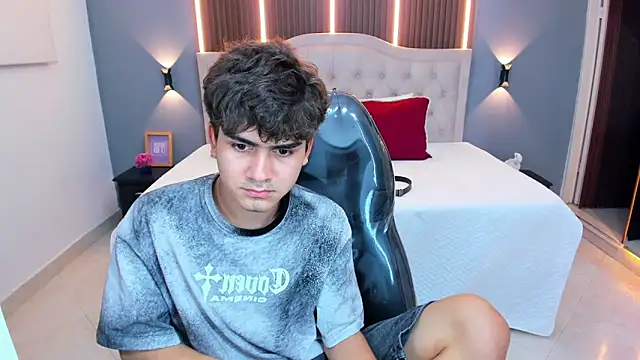 Tommy18   online show from March 30, 8:59 am