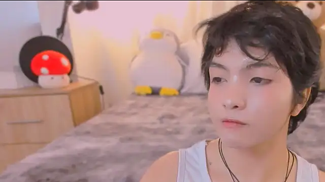 AllanYong18 online show from March 12, 2:58 pm