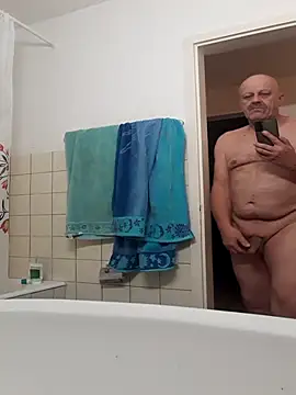 Schwach041967 online show from November 17, 9:40 pm