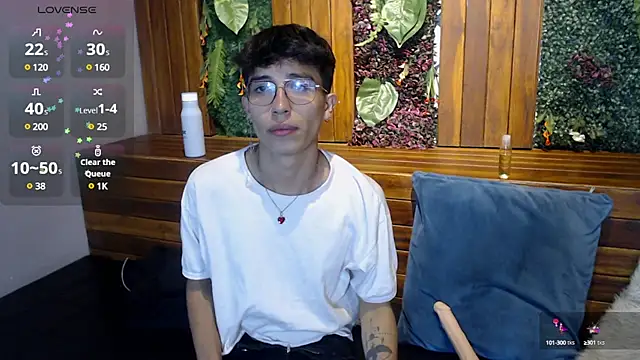 Snapshot of tim__fox chatting on February 10, 7:49 pm tim  fox online show from February 10, 7:49 pm