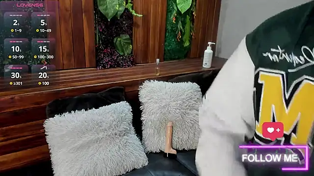 Snapshot of tim__fox chatting on March 11, 7:47 pm tim  fox online show from March 11, 7:47 pm