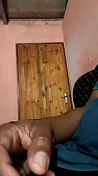 Snapshot of bshabza chatting on January 28, 6:17 pm bshabza online show from January 28, 6:17 pm