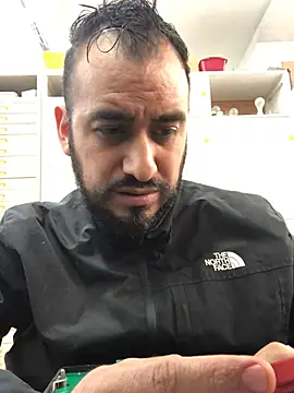 leonardohot1987 online show from March 30, 7:04 pm