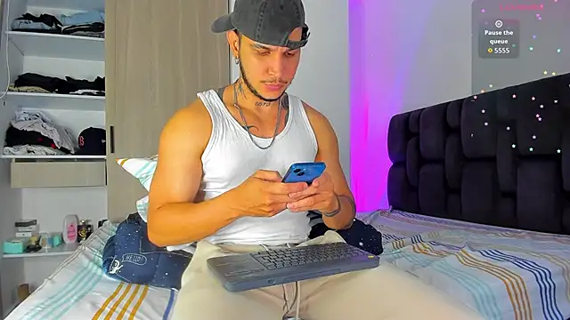 austinoficial online show from January 7, 12:37 am