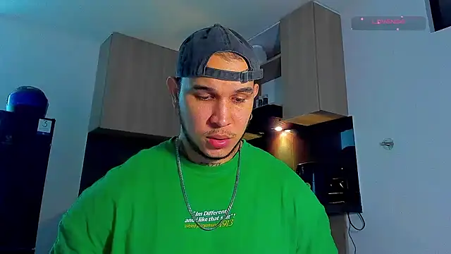 austinoficial online show from March 21, 2:26 am