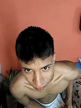 Snapshot of matteo_rivas chatting on February 9, 5:19 am matteo rivas online show from February 9, 5:19 am