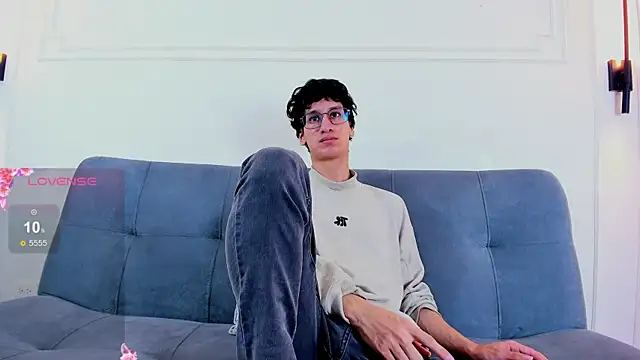 Cum hunters online show from June 3, 3:30 am