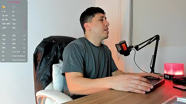 Snapshot of Fraannco chatting on March 6, 1:37 am Fraannco online show from March 6, 1:37 am