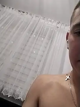 Snapshot of Pesos17 chatting on September 29, 6:37 pm Pesos17 online show from September 29, 6:37 pm