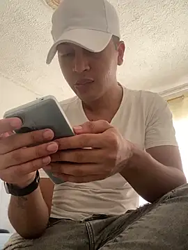 Diegosavage3 online show from February 4, 8:38 pm